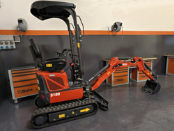 miniescavatore compatto motore kubota s100