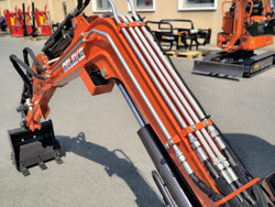 miniescavatore compatto e110