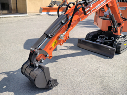miniescavatore compatto e110