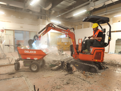 miniescavatore compatto e110