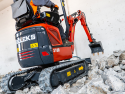 miniescavatore compatto motore kubota s100