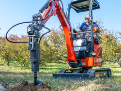 miniescavatore compatto motore kubota s100